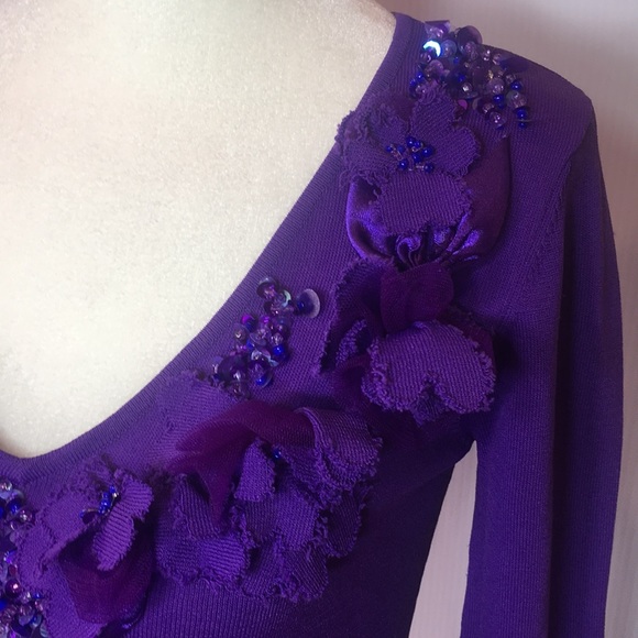 Purple sweater . Sz S . Beaded/sequins Vneck - Picture 4 of 16
